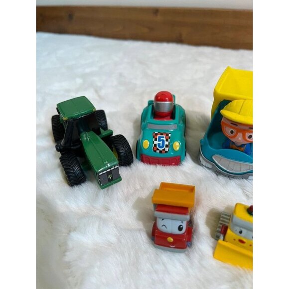 ✨ 5 For $15 ✨Children’s Vehicles Bundle - Picture 2 of 9